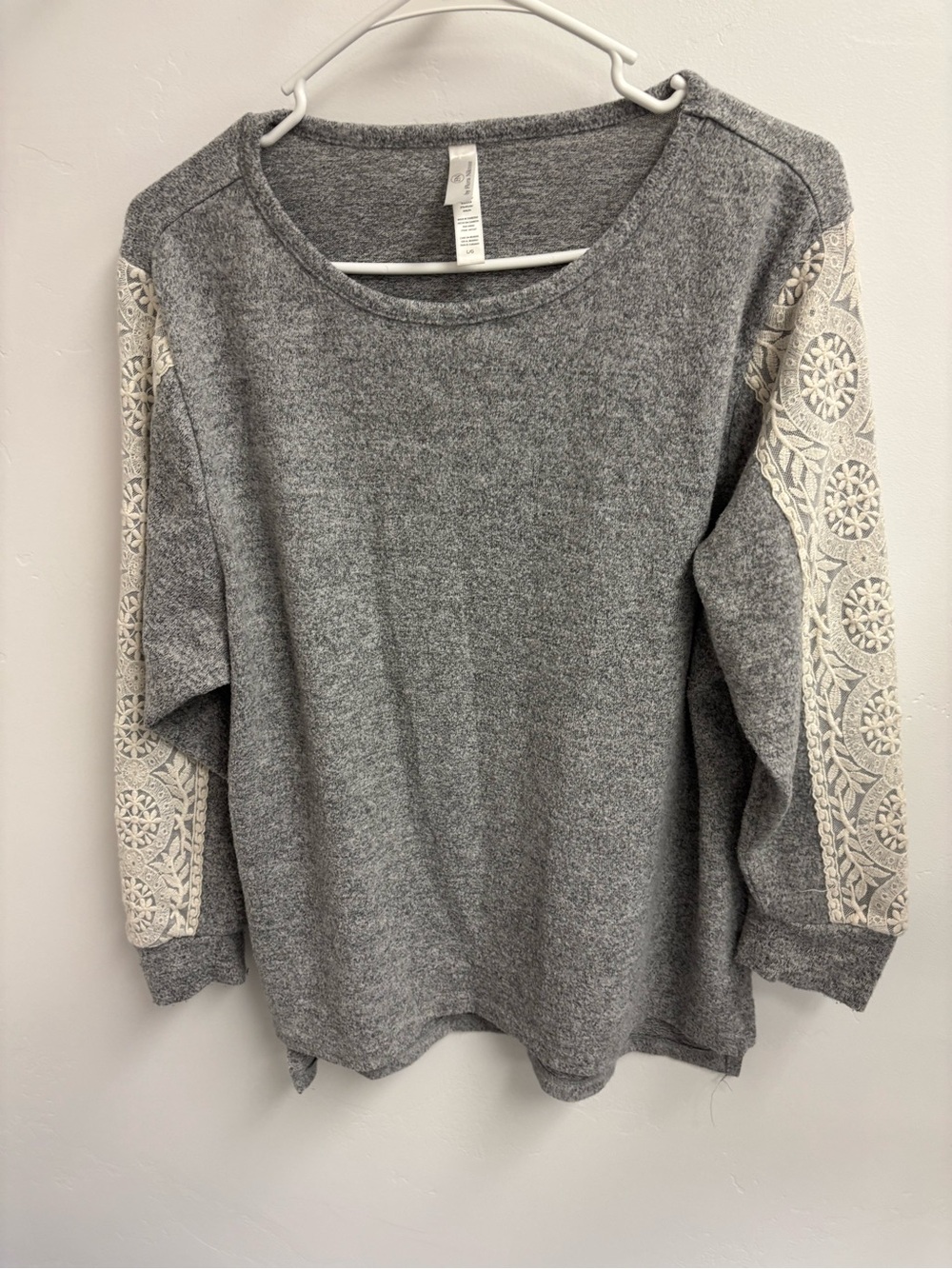 FLORA NIKROOZ SWEATER  WOMEN LARGE  GRAY HEATHER POLYESTER RAYON SOFT